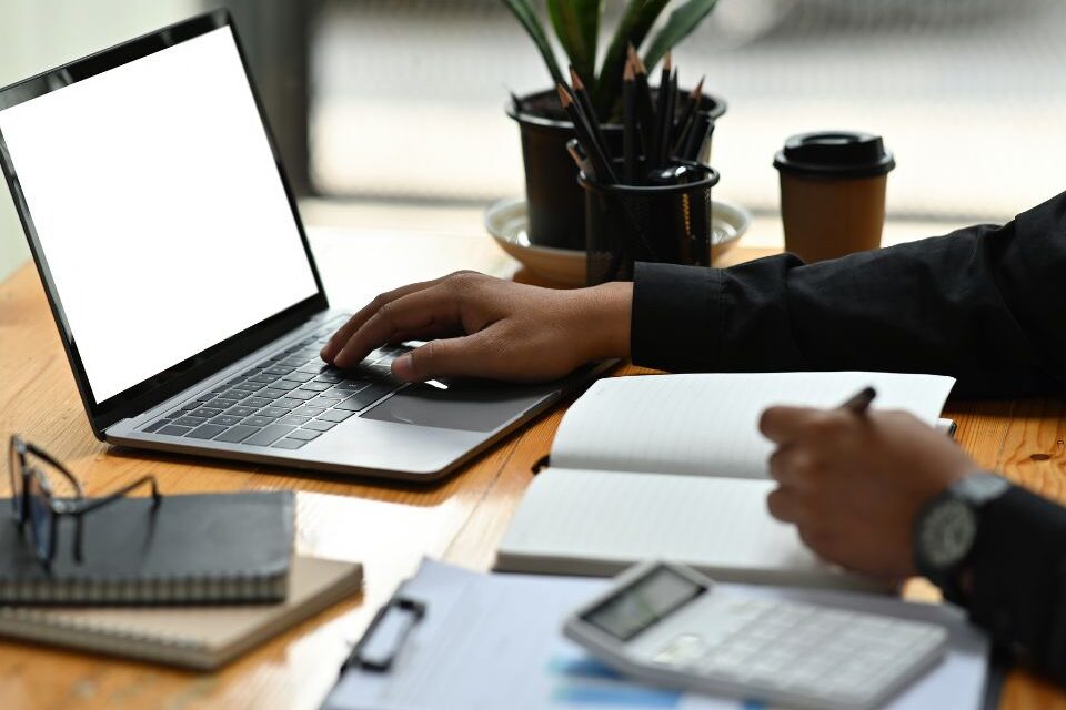 11 Steps To Writing A Book: That Compels People To Read!